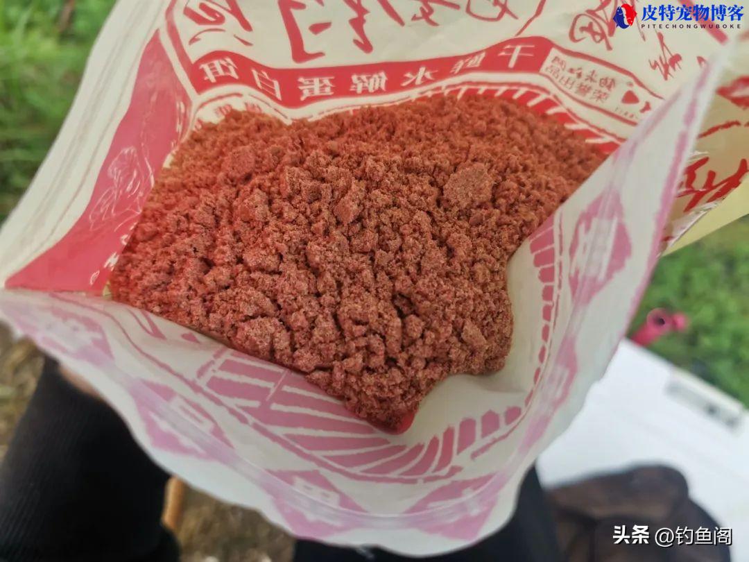 钓鱼饵料哪种好用又便宜又安全，6月野钓鲤鱼用什么饵料最好钓